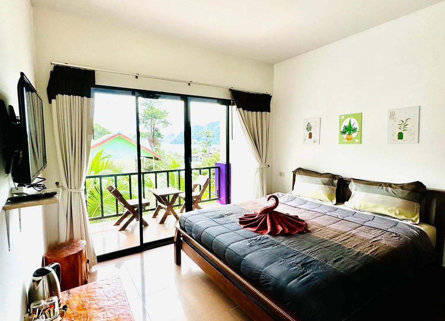 View Garden Resort Phi Phi Don 2*,  Tailândia